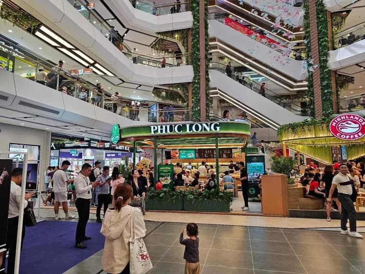ベトナム・ホーチミンのショッピングモール - 東南アジアの小売市場